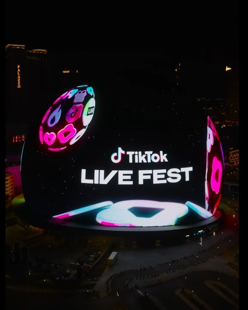 Las Vegas TikTok LIVE FEST 전광판
